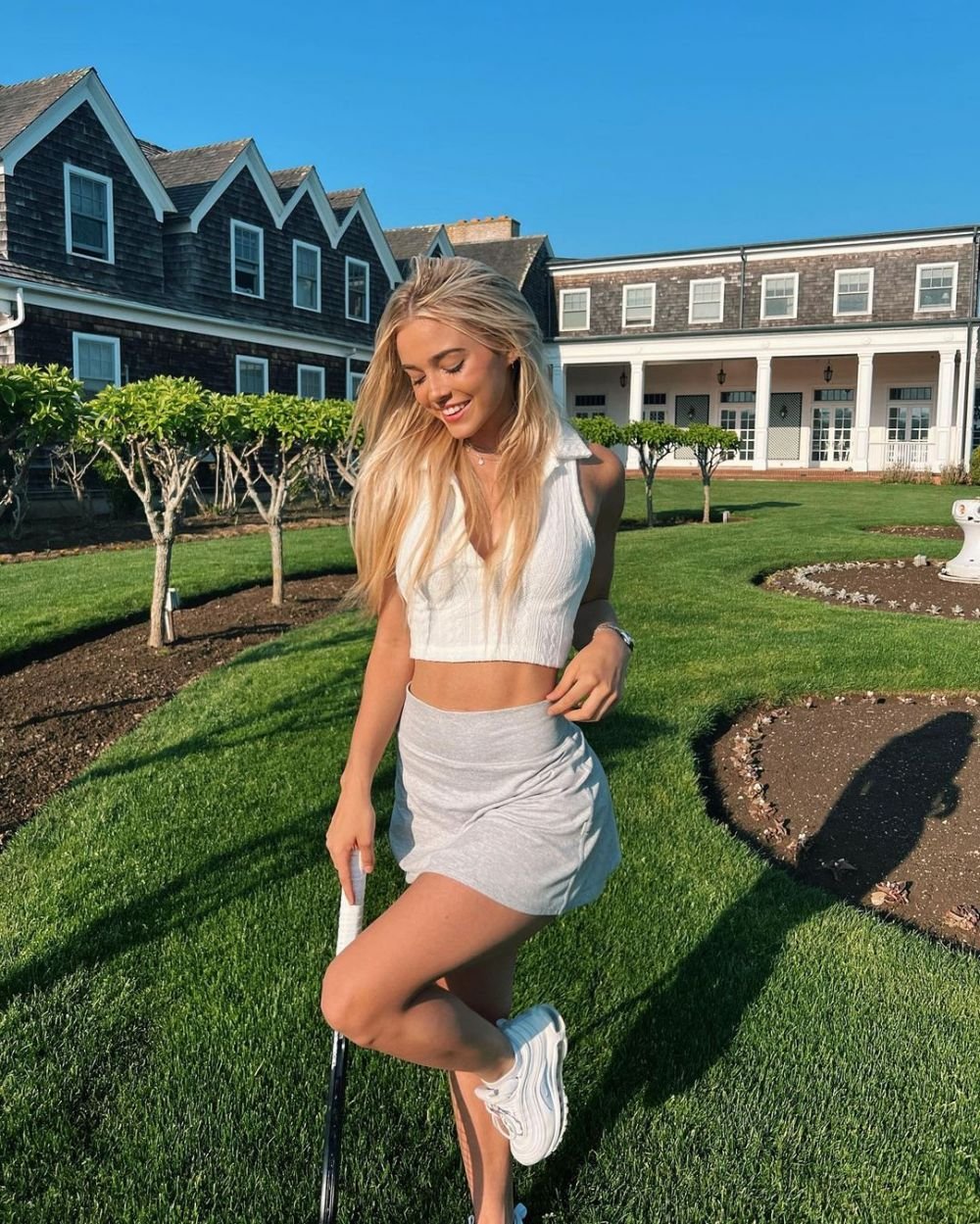 Are doar 20 de ani și deja este milionară în dolari. Imagini incendiare cu gimnasta inclusă în topul celor mai sexy femei din lume_59