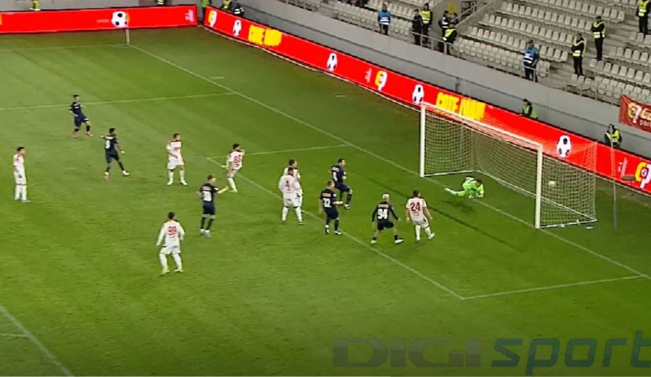 Dinamo - Poli Iași 1-3! Oncescu, un nou meci slab în poarta „câinilor”. „Roș-albii”, tot mai departe de promovarea directă_4