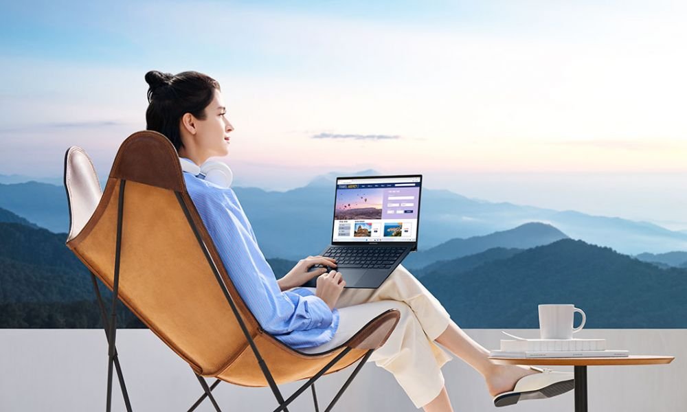 (P) ASUS Zenbook S 13 OLED (UX5304), performanță și portabilitate într-un laptop elegant și modern_3
