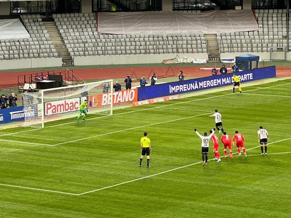 Surpriză! Jucătorul din lotul lui Dan Petrescu, prezent la 'U' Cluj - UTA Arad_5
