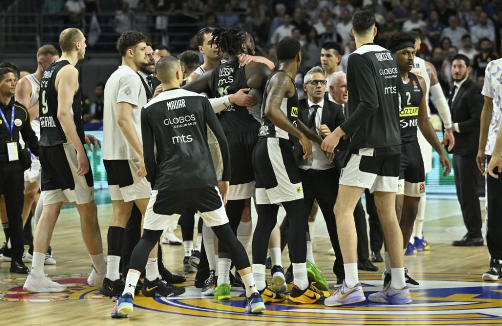 Bătaie ca-n Vestul Sălbatic! Jucătorii de la Partizan Belgrad, primiți ca niște eroi după incidentele violente de la Madrid_5