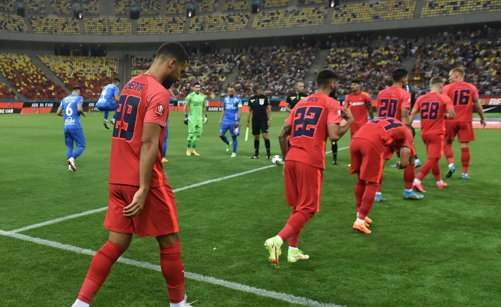 Dat afară de FCSB, nu mai calcă iarba nici la noua echipă și e aproape de retrogradare!