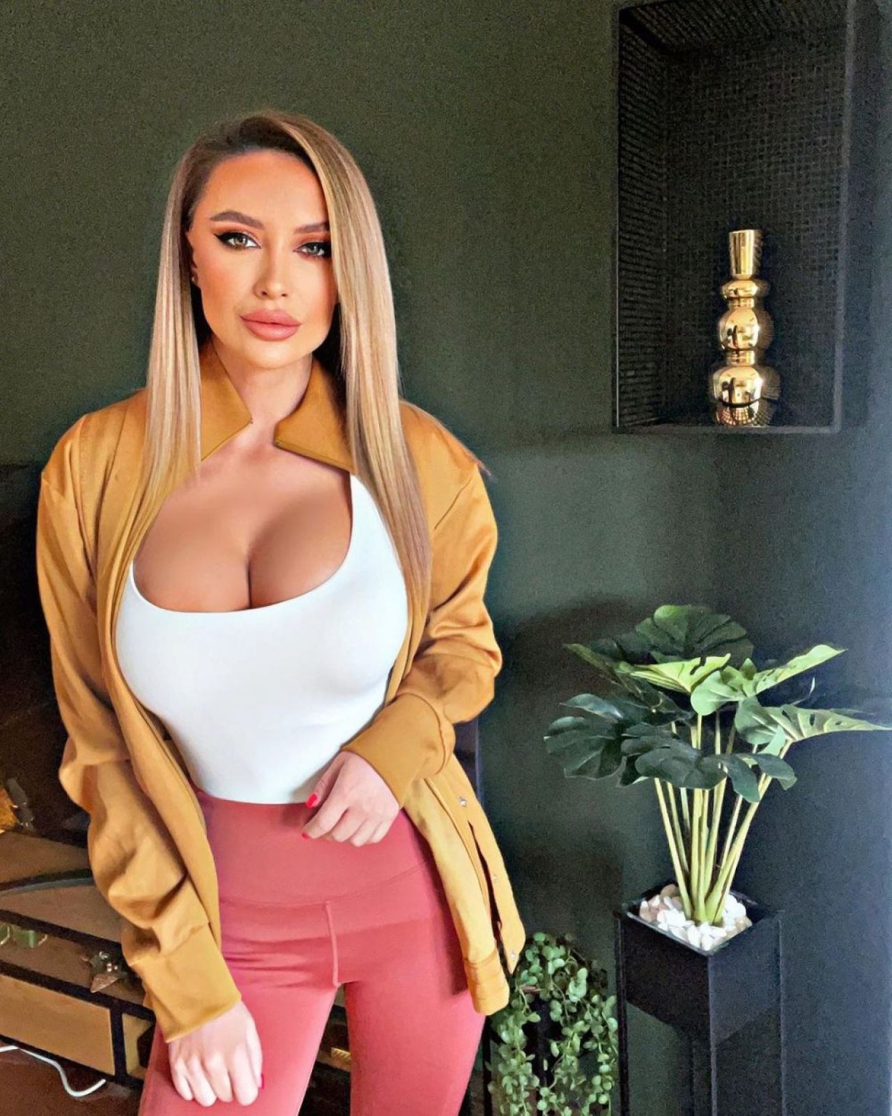 Noua cucerire a „Prințului” Adrian Cristea e combinația perfectă între sexy și frumoasă! Cum arată ardeleanca _18
