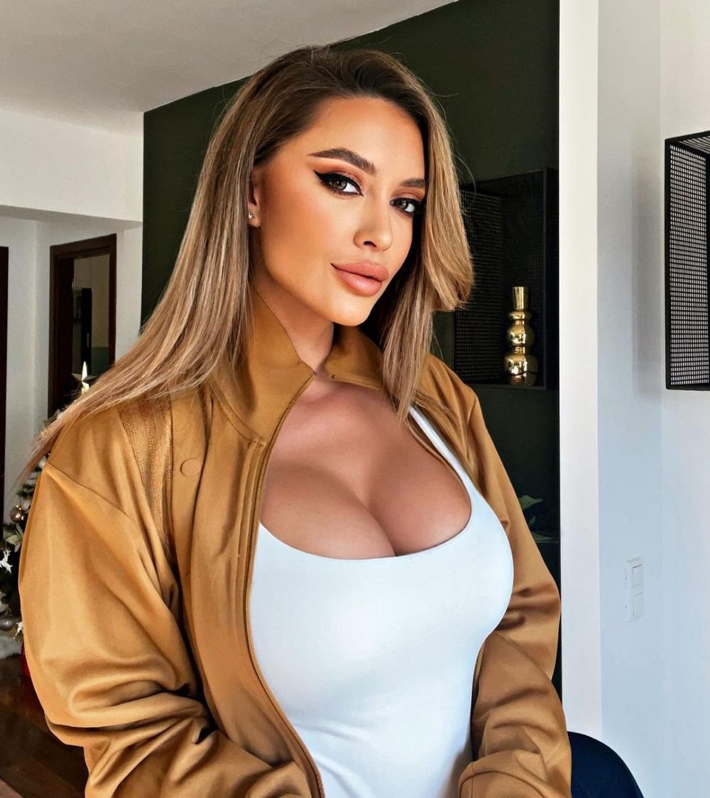 Noua cucerire a „Prințului” Adrian Cristea e combinația perfectă între sexy și frumoasă! Cum arată ardeleanca _20