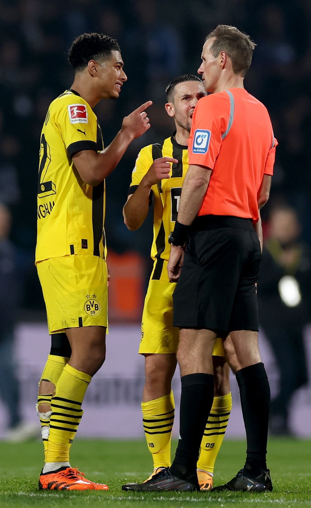 La ei se poate! Arbitrul de la meciul Borussia - Bochum a recunoscut public că a făcut o eroare gravă_5