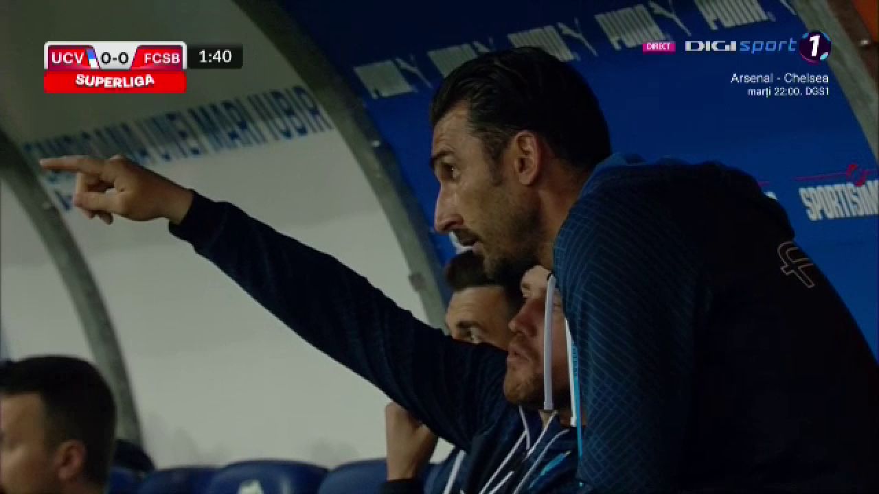 Cine e antrenorul principal la FCSB? Cum au fost surprinși Mihai Pintilii și Elias Charalambous în startul meciului cu Craiova _3