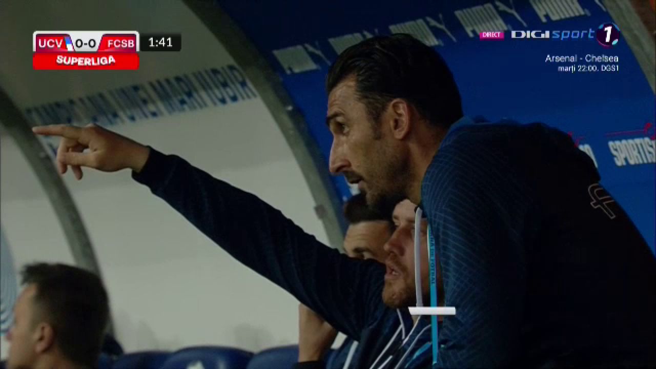Cine e antrenorul principal la FCSB? Cum au fost surprinși Mihai Pintilii și Elias Charalambous în startul meciului cu Craiova _6