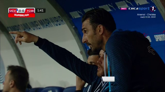 Cine e antrenorul principal la FCSB? Cum au fost surprinși Mihai Pintilii și Elias Charalambous în startul meciului cu Craiova _7