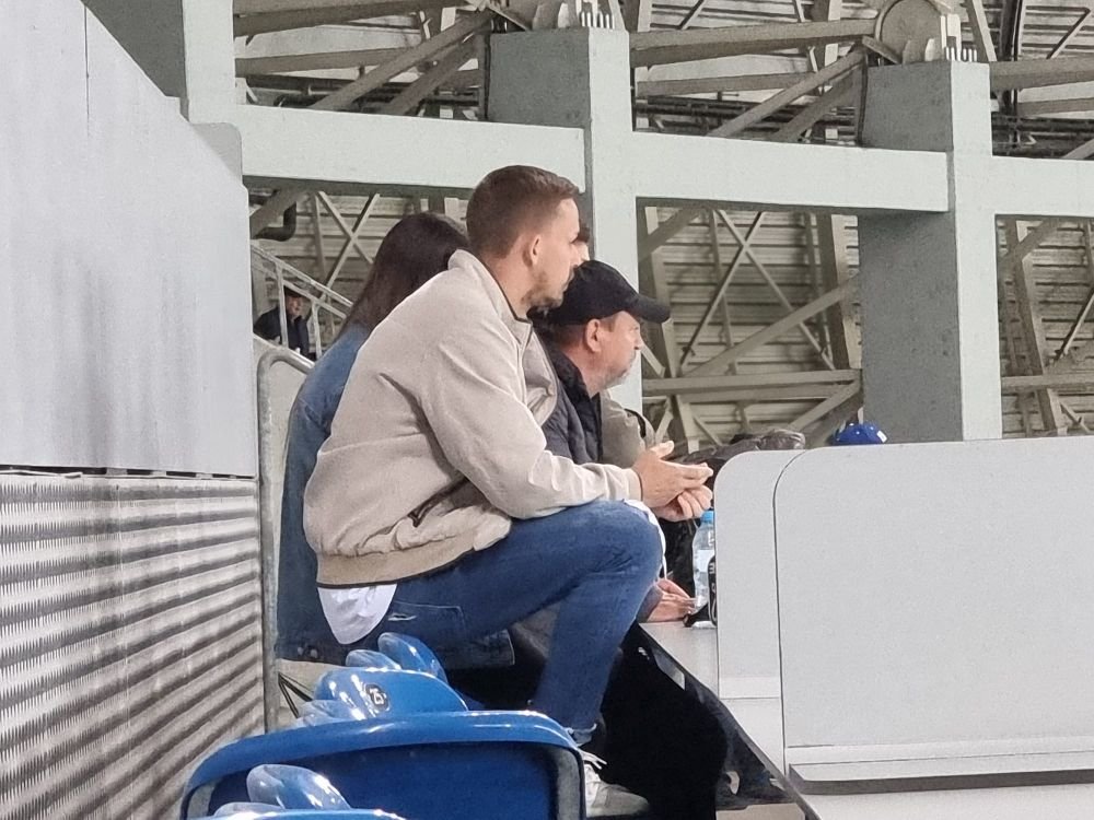 De unde urmărește Nicușor Bancu meciul dintre Universitatea Craiova și FCSB_7