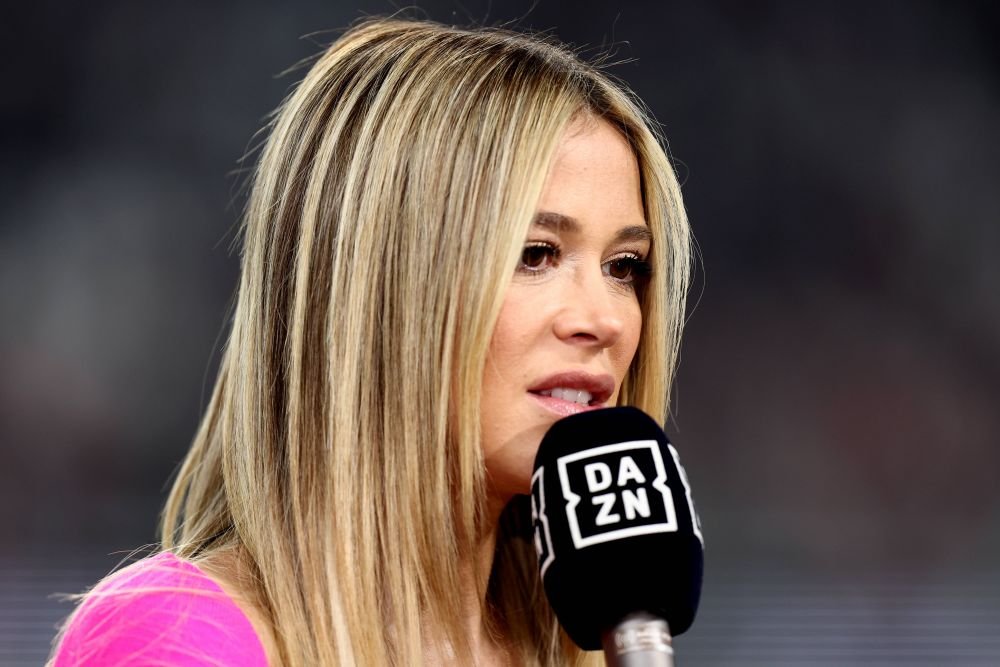 „Cea mai sexy mămică!” Diletta Leotta, apariție incendiară la centrul terenului în Napoli - Salernitana! Fanii s-au revoltat când au văzut-o cum s-a îmbrăcat _14