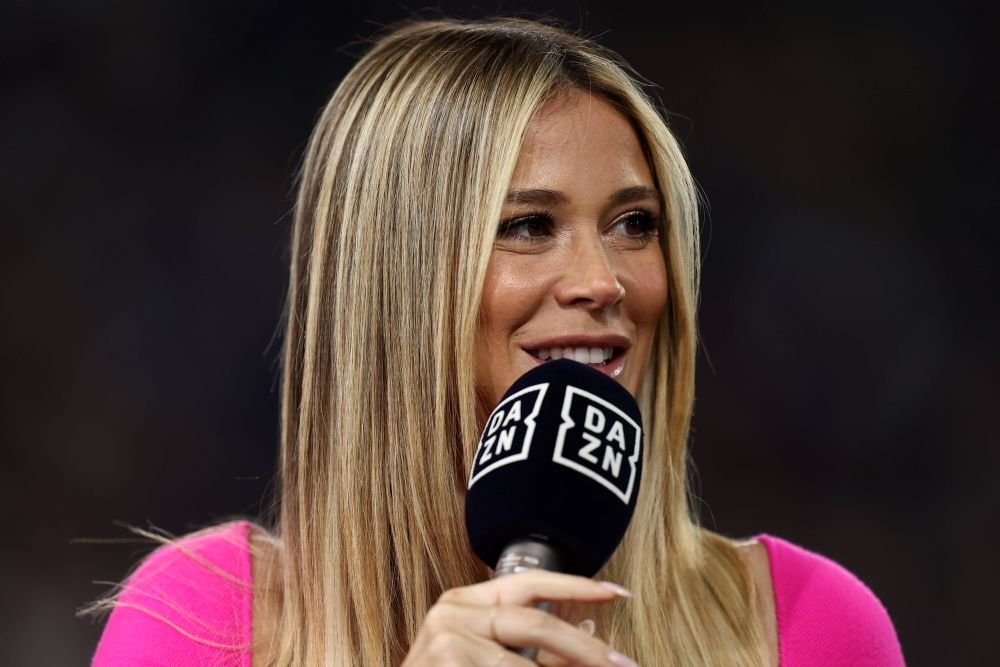 „Cea mai sexy mămică!” Diletta Leotta, apariție incendiară la centrul terenului în Napoli - Salernitana! Fanii s-au revoltat când au văzut-o cum s-a îmbrăcat _33