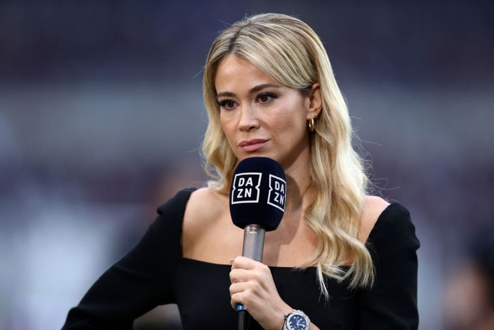 „Cea mai sexy mămică!” Diletta Leotta, apariție incendiară la centrul terenului în Napoli - Salernitana! Fanii s-au revoltat când au văzut-o cum s-a îmbrăcat _80