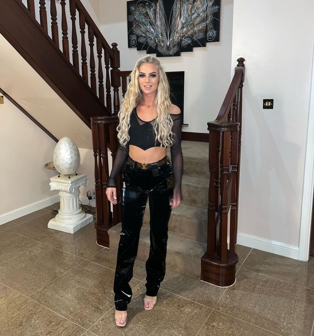 Cea mai sexy fotbalistă din lume, salvată de Marcus Rashford în club! Ce a făcut starul lui United pentru Alisha Lehmann după ce mai mulți bărbați au abordat-o _57