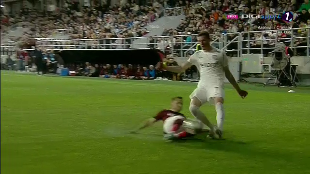 Nu s-a învățat minte! Răzvan Onea, intrare brutală în Rapid - CFR_7