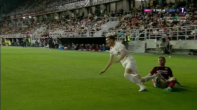 Nu s-a învățat minte! Răzvan Onea, intrare brutală în Rapid - CFR_12