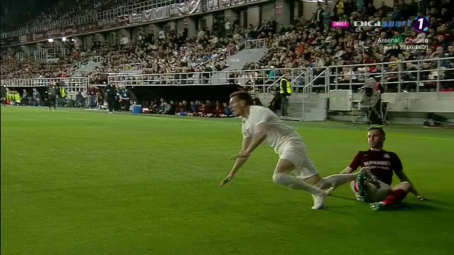 Nu s-a învățat minte! Răzvan Onea, intrare brutală în Rapid - CFR_13