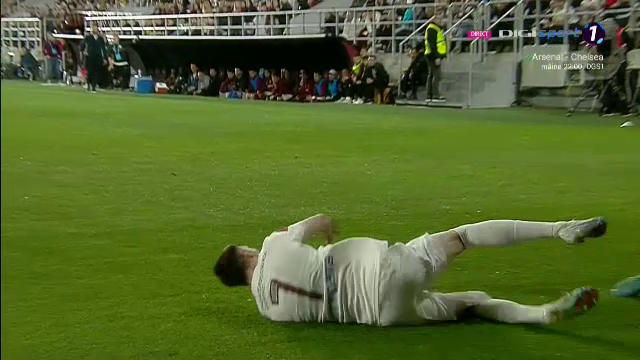 Nu s-a învățat minte! Răzvan Onea, intrare brutală în Rapid - CFR_19