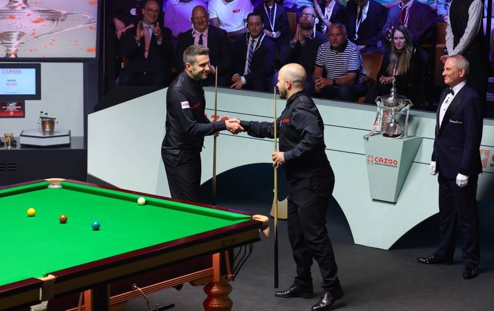 Surpriză imensă în finala Campionatului Mondial de snooker! Fenomenalul Luca Brecel l-a învins și pe Mark Selby după ce l-a eliminat pe Ronnie O'Sullivan_3