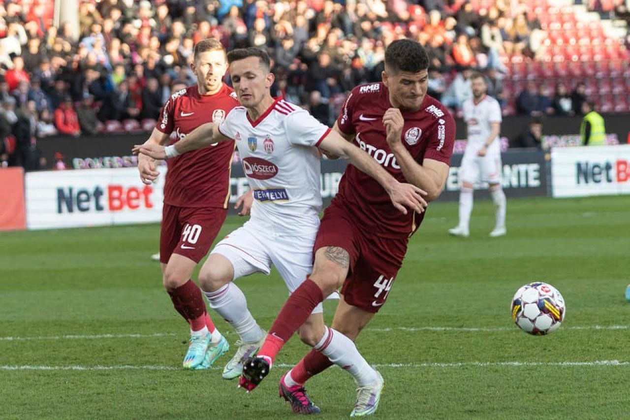 CFR Cluj și Craiova se bat pentru vedeta unui club din play-off! Internaționalul român mai este curtat de cluburi din străinătate_8
