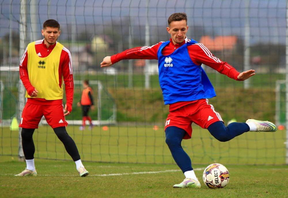 CFR Cluj și Craiova se bat pentru vedeta unui club din play-off! Internaționalul român mai este curtat de cluburi din străinătate_10