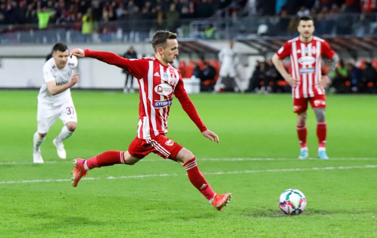 CFR Cluj și Craiova se bat pentru vedeta unui club din play-off! Internaționalul român mai este curtat de cluburi din străinătate_17