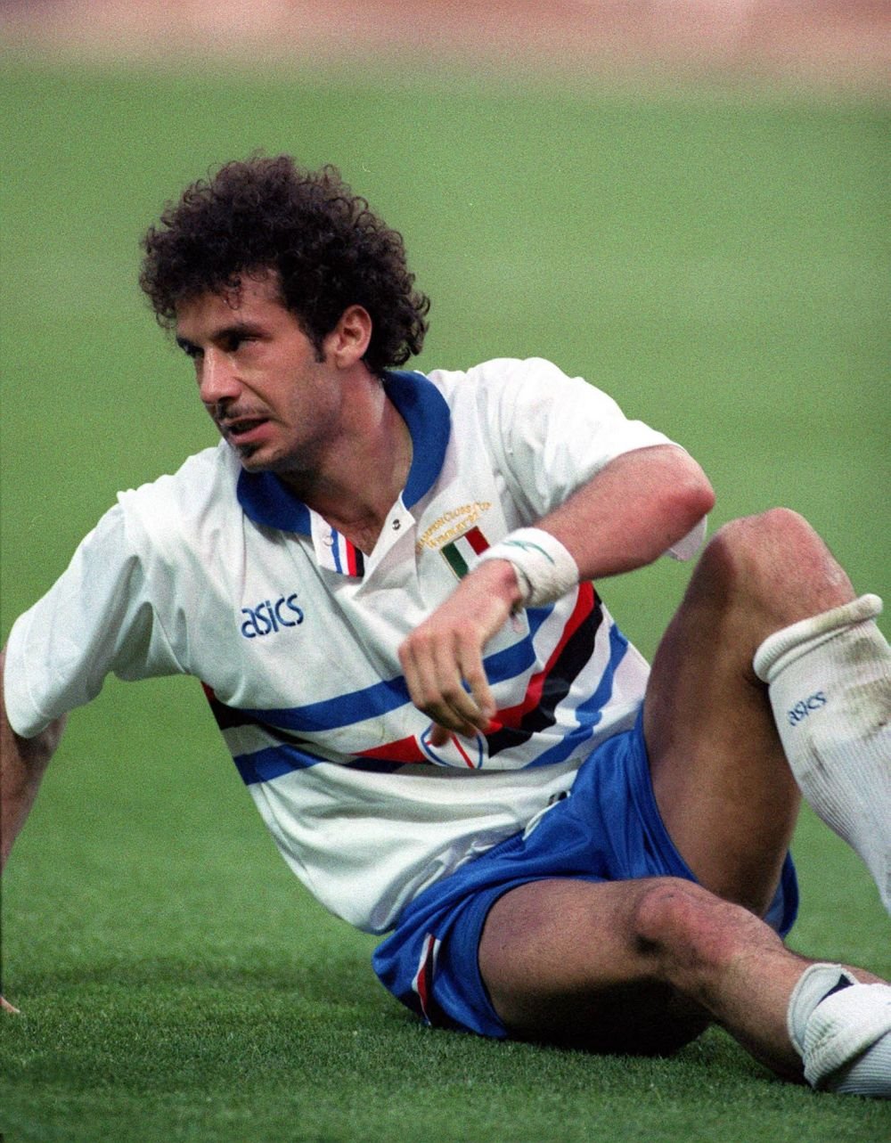 Pictura murală dedicată lui Gianluca Vialli, vandalizată! Rivalii au transformat numărul 9 în ”B”_2