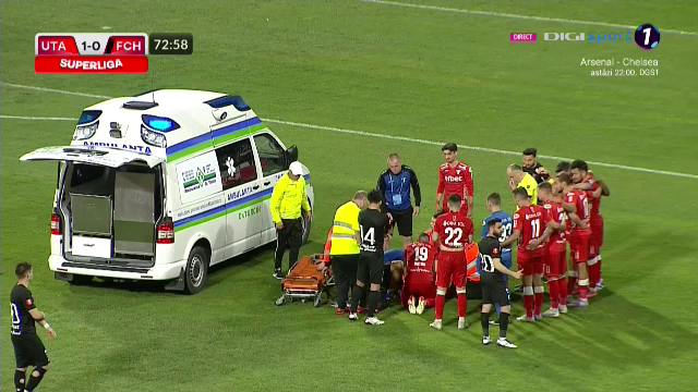 Situație tensionată în UTA - Hermannstadt. Puștiul Rareș Pop s-a prăbușit pe teren și a fost transportat de urgență la spital_13