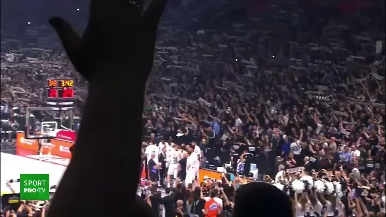 Atmosferă incendiară pe Stark Arena, &icirc;n fața a peste 20.000 de spectatori