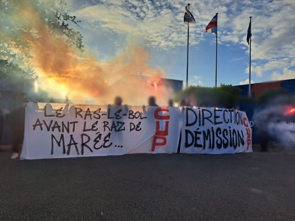 PSG se cutremură din temelii! Anunțul ultrașilor parizieni după dezastrul de la echipă: