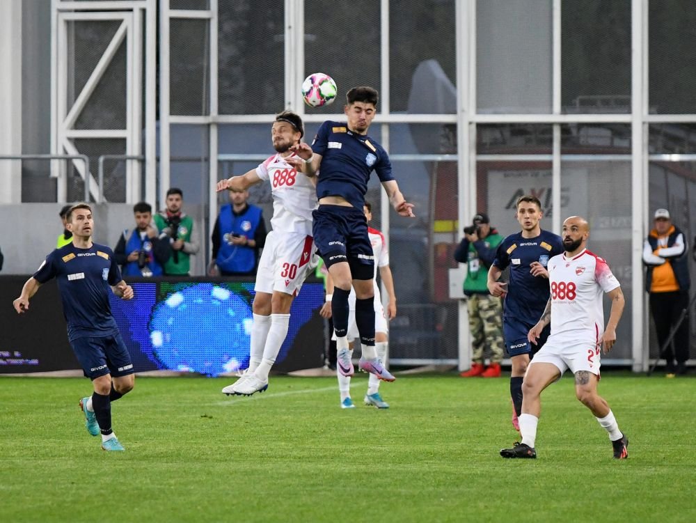 Fiesta grozavă! Imagini din vestiarul lui Poli Iași după promovarea în Superliga_6