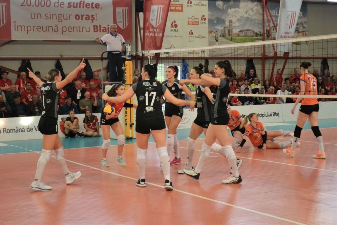 Fetele de la Volei Alba Blaj, pentru a șaptea oară campioane ale României! Victorie fără emoții în finală_2