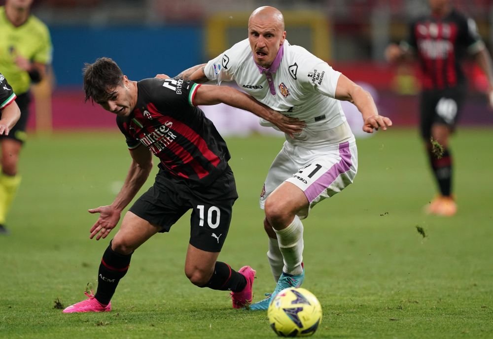 Țineți-vă bine! Vlad Chiricheș, MVP în AC Milan - Cremonese: ”Un zid, de departe cel mai bun de pe teren”_2