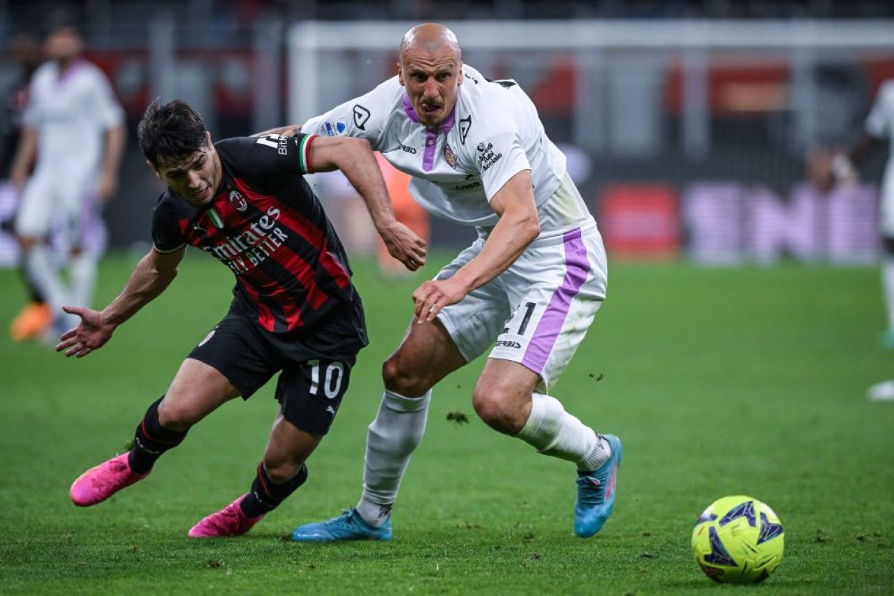 Țineți-vă bine! Vlad Chiricheș, MVP în AC Milan - Cremonese: ”Un zid, de departe cel mai bun de pe teren”_3