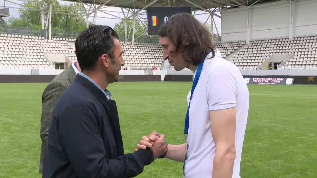 Cu ce fotbalist a fost surprins Elias Charalambous stând de vorbă la Gala Mihai Neșu (LIVE pe Pro Arena & VOYO, ora 18:00)_14