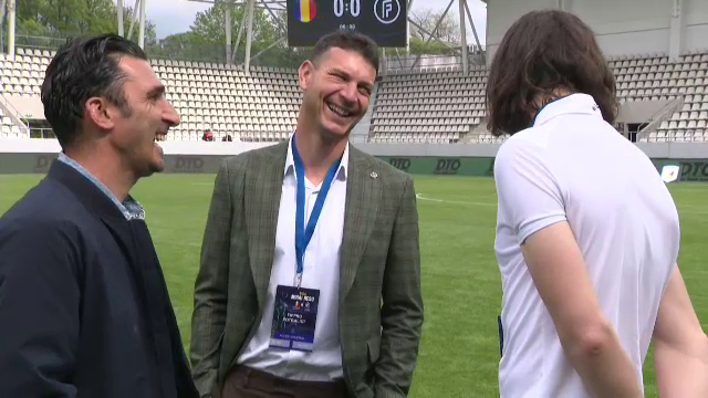 Cu ce fotbalist a fost surprins Elias Charalambous stând de vorbă la Gala Mihai Neșu (LIVE pe Pro Arena & VOYO, ora 18:00)_45