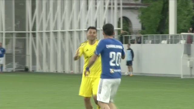 Elias Charalambous, ridiculizat de Nicolae Dică pe teren_5