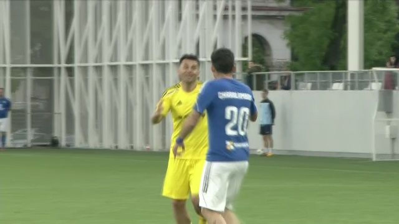 Elias Charalambous, ridiculizat de Nicolae Dică pe teren_5