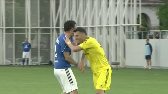 Elias Charalambous, ridiculizat de Nicolae Dică pe teren_6