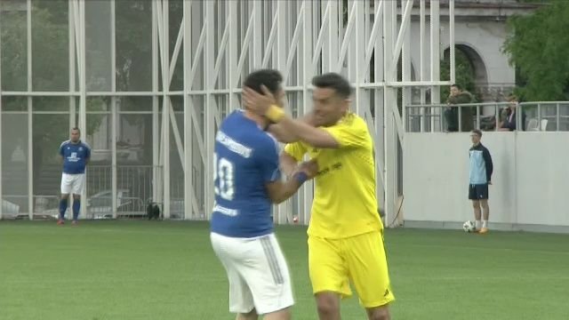 Elias Charalambous, ridiculizat de Nicolae Dică pe teren_11