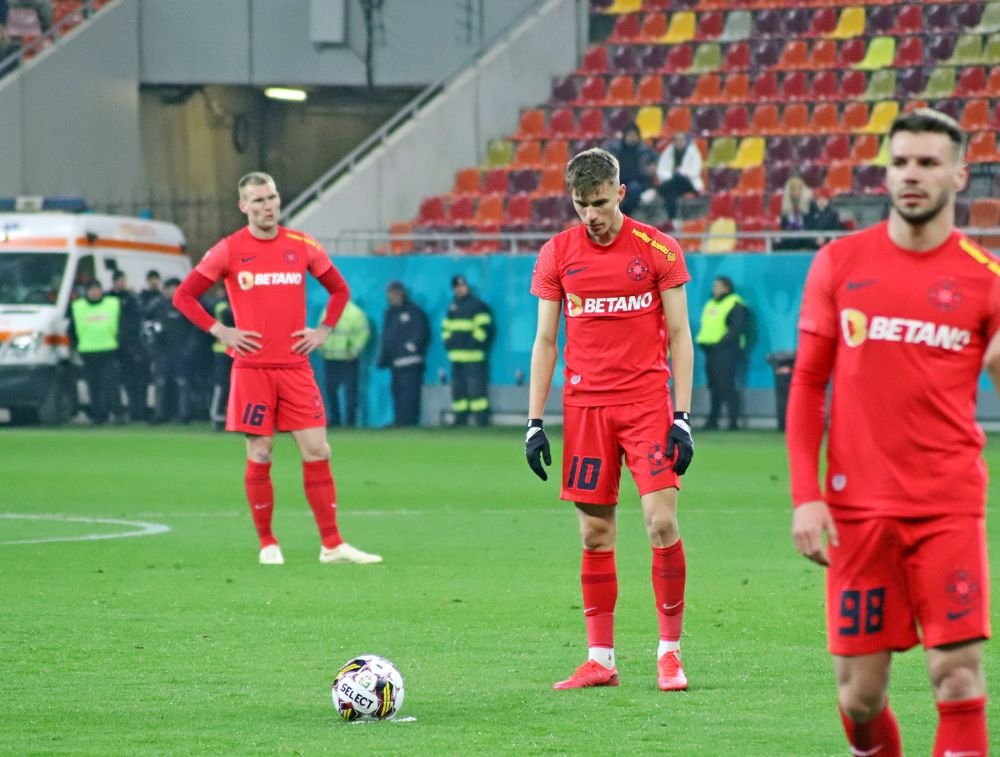 Ce jucători o pot părăsi pe FCSB în vară. Mulți rămân liberi de contract, alții sunt scoși la vânzare_7
