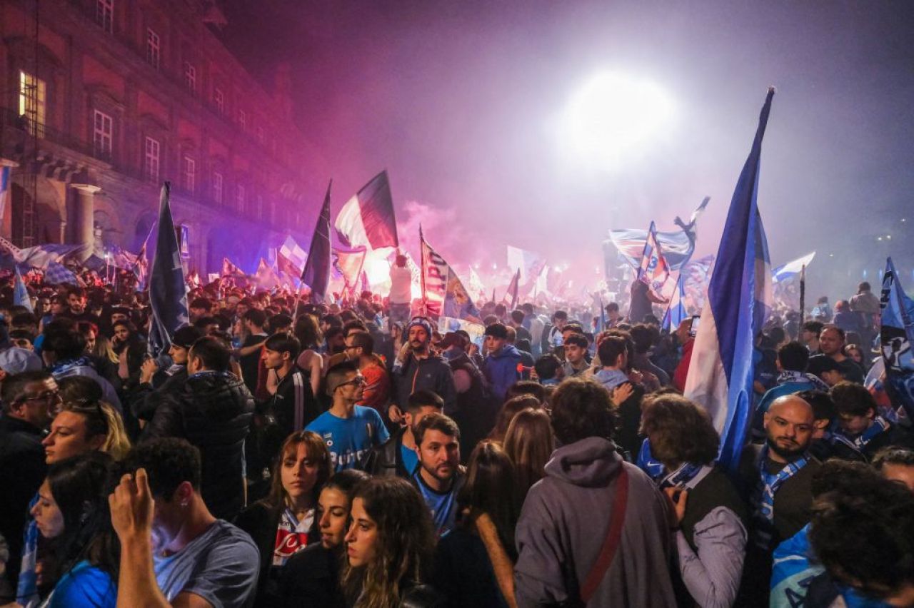 Tânărul împușcat în stradă după ce Napoli a luat titlul era fiul unui șef al mafiei! Ce urmează_2