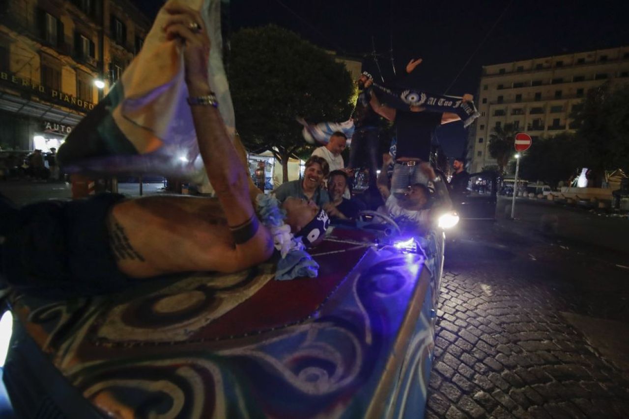 Tânărul împușcat în stradă după ce Napoli a luat titlul era fiul unui șef al mafiei! Ce urmează_9