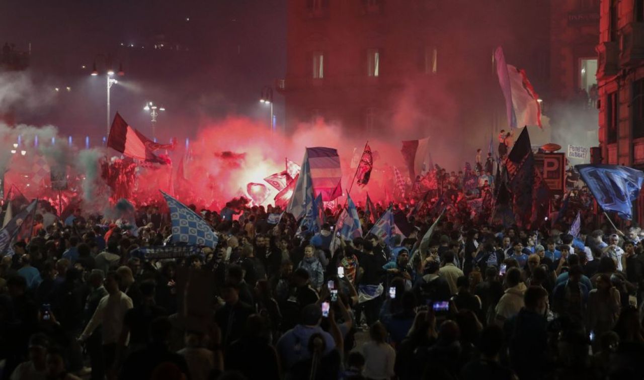 Tânărul împușcat în stradă după ce Napoli a luat titlul era fiul unui șef al mafiei! Ce urmează_10