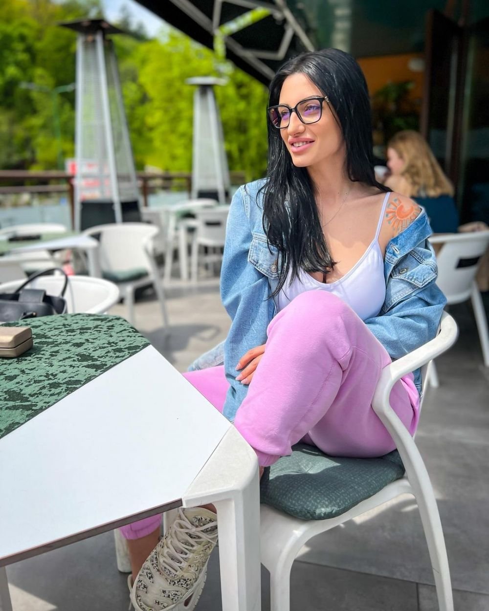 Ana Porgras, imagini de senzație! Fosta campioană mondială a făcut șpagatul între două mașini _12