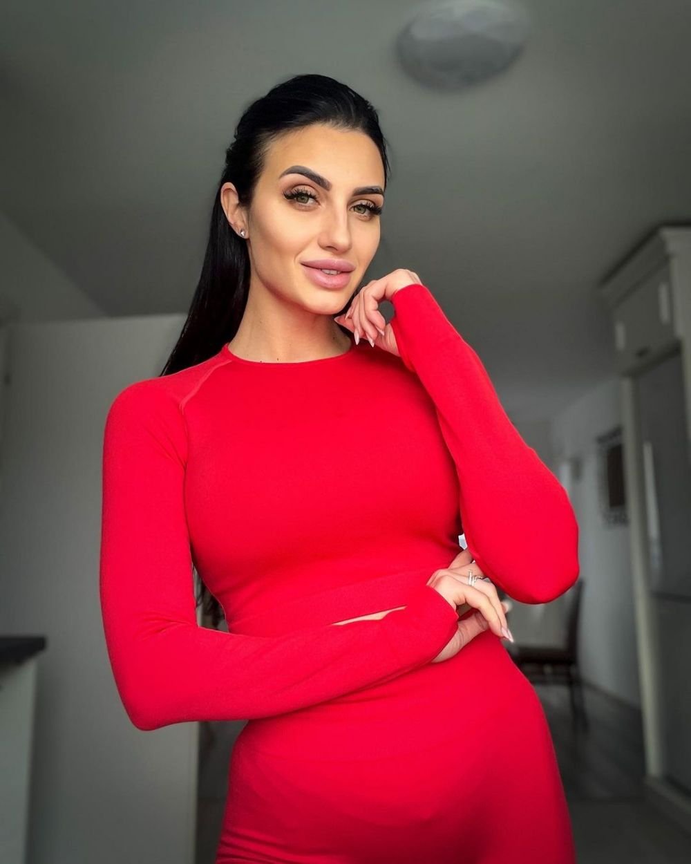 Ana Porgras, imagini de senzație! Fosta campioană mondială a făcut șpagatul între două mașini _32
