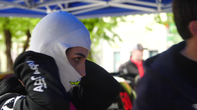 Ana Porgras, imagini de senzație! Fosta campioană mondială a făcut șpagatul între două mașini _67