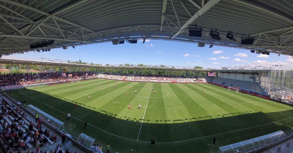 Cum arată tribunele stadionului ”Arcul de Triumf”, la ora meciului Dinamo - Unirea Dej_1