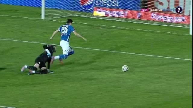 Penalty controversat pentru Farul în minutul 1 al meciului cu Rapid: Moldovan și-a făcut cruce după decizia lui Popa_4