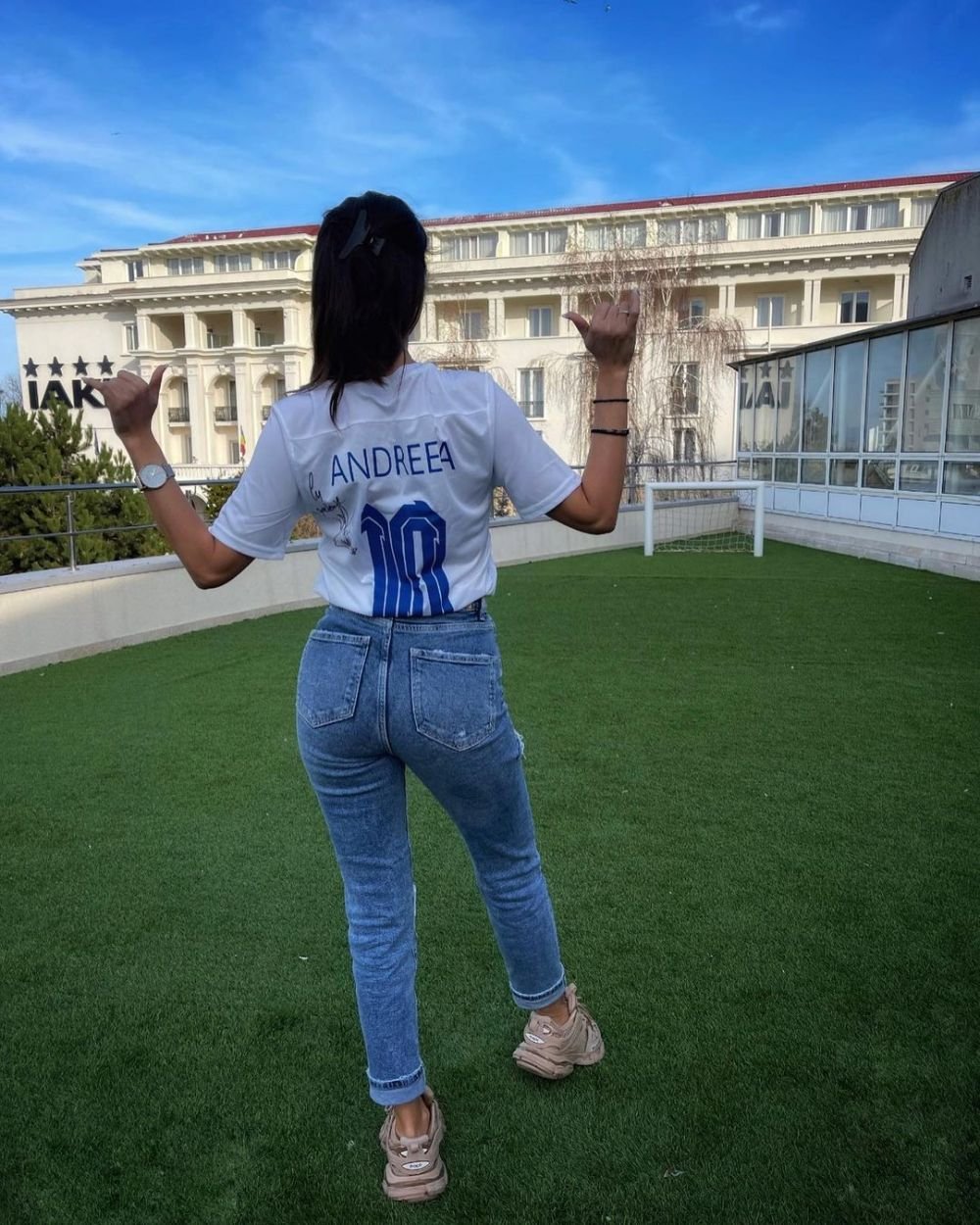 Cea mai înfocată suporteră a Farului, reacție explozivă după golul patru al constănțenilor. Cum a fost surprinsă în tribune_63