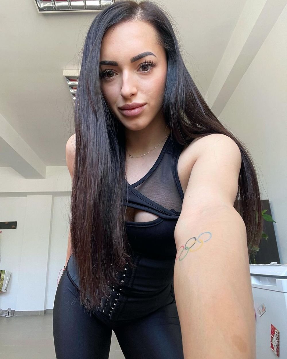 „M-am îmbrăcat în rochie de mireasă!” Și-a făcut publică relația, iar acum a vorbit despre căsătorie! Ce a spus Larisa Iordache _5